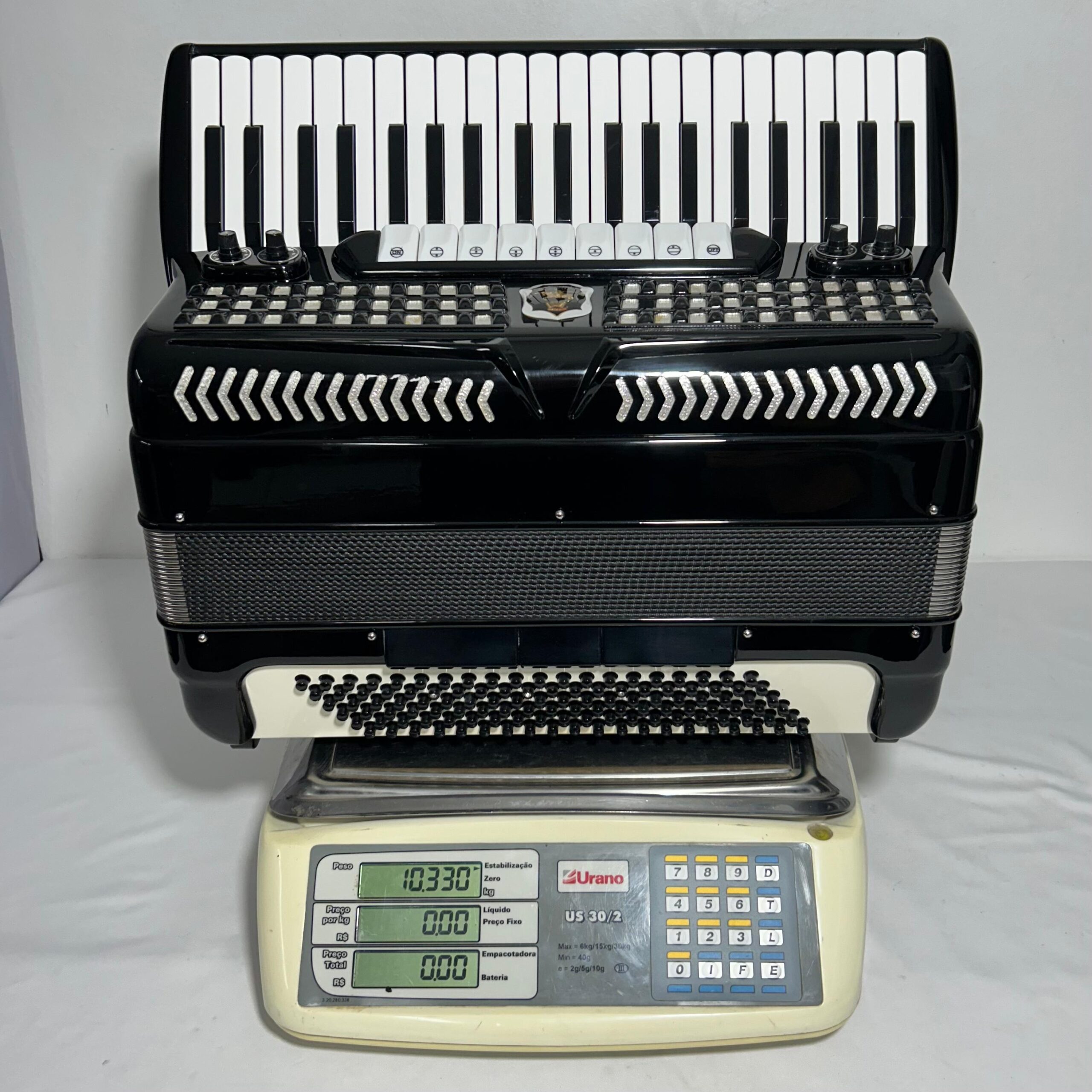 Acordeon Castiglione - Terça Oitavada - 9/3 Registros - 10.3 kg - 48 cm - Imagem 19