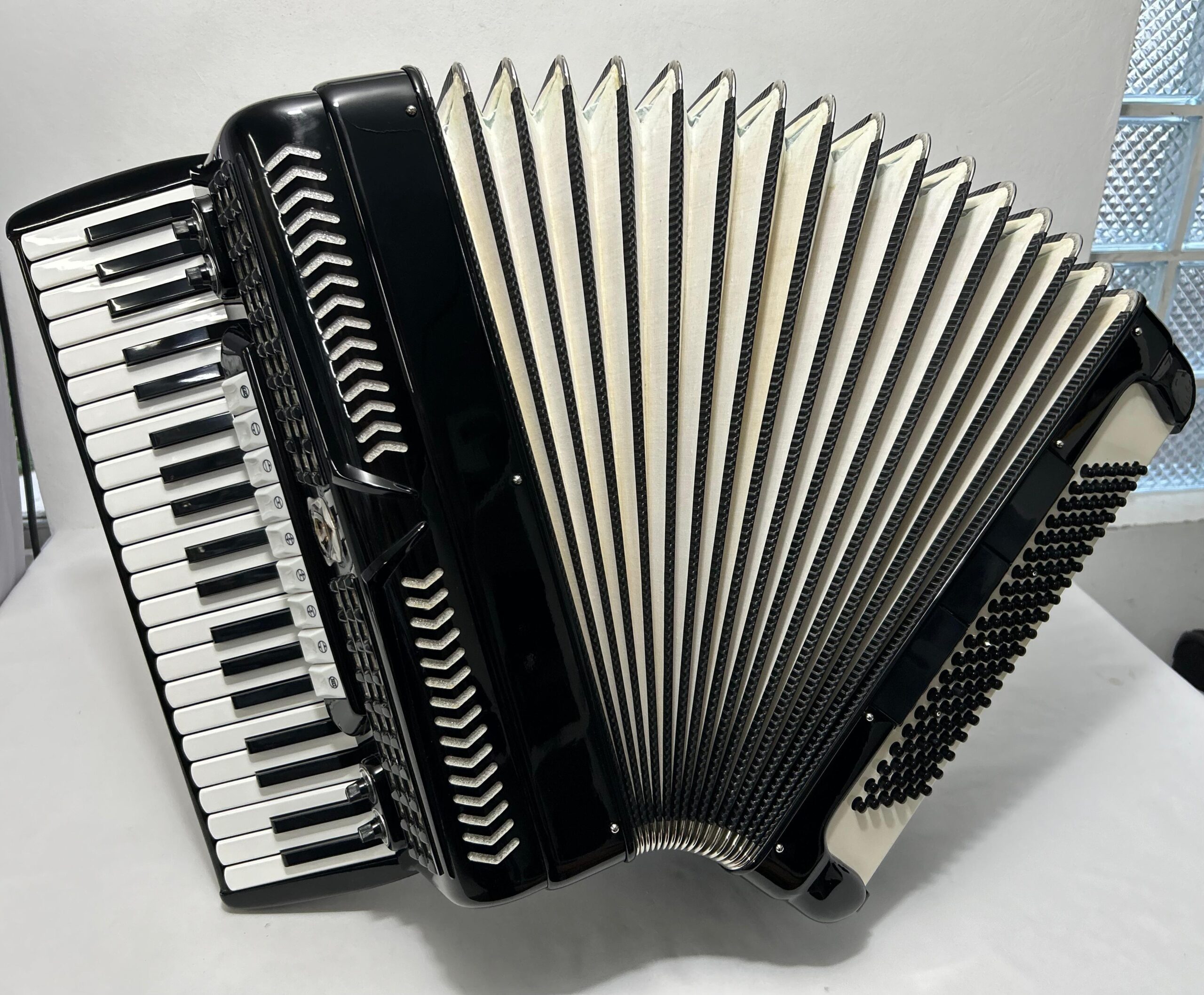 Acordeon Castiglione - Terça Oitavada - 9/3 Registros - 10.3 kg - 48 cm - Imagem 22