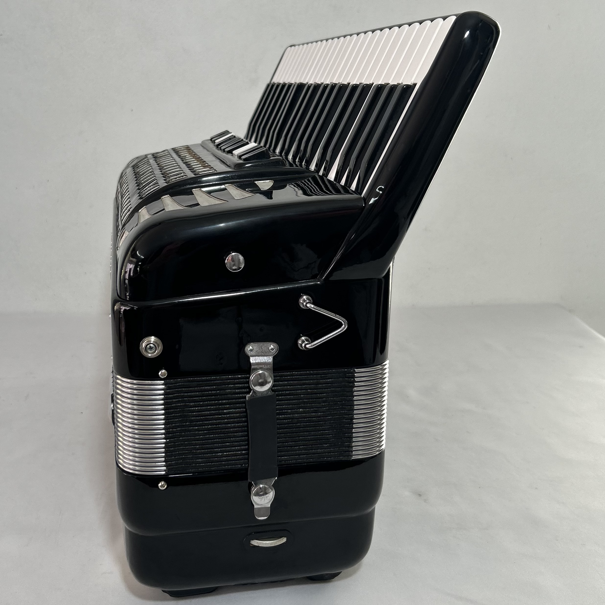 Acordeon Excelsior Mod. 911 - Quarta de voz - 11/4 Registros - 11.4 kg - 48,5 cm - Imagem 11