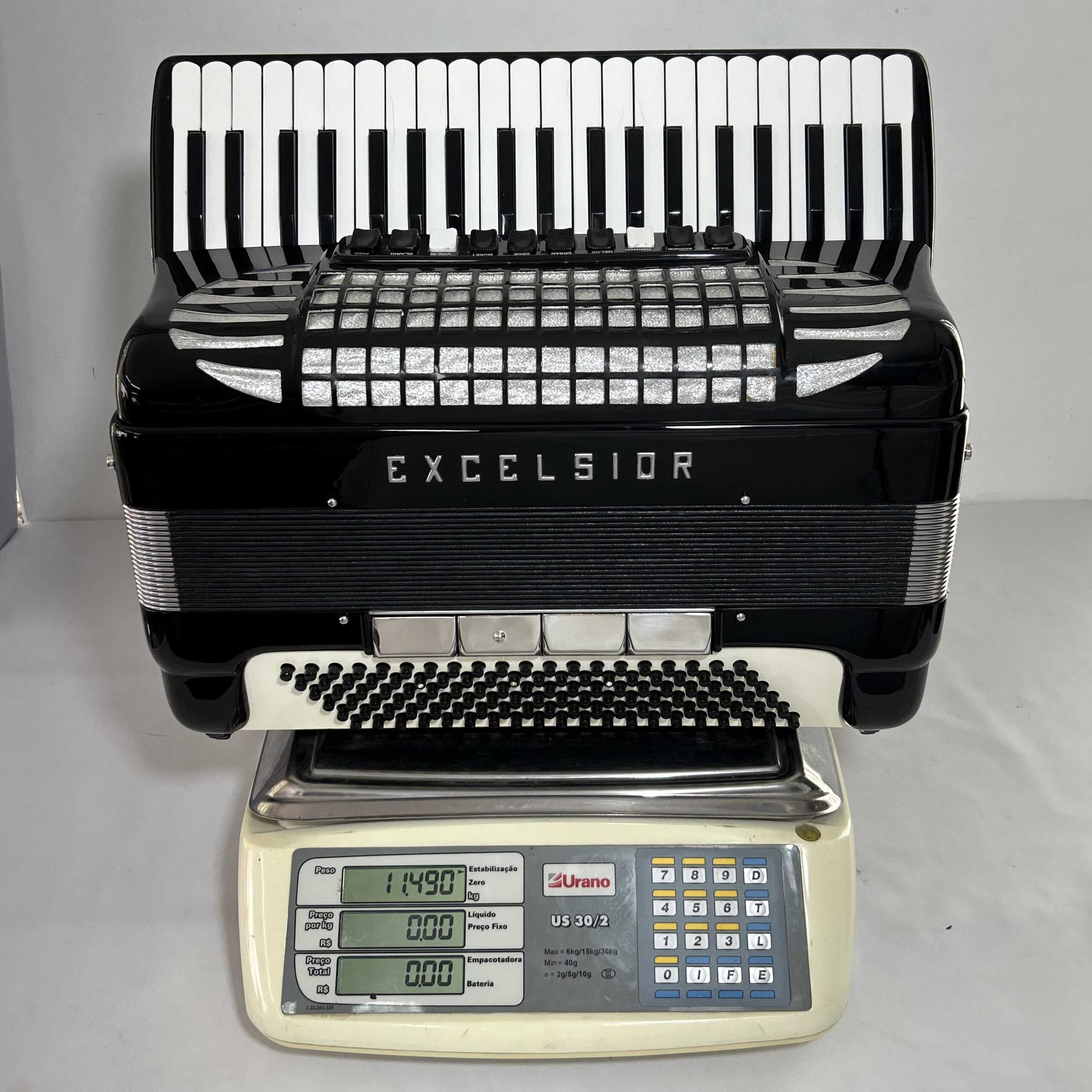 Acordeon Excelsior Mod. 911 - Quarta de voz - 11/4 Registros - 11.4 kg - 48,5 cm - Imagem 18