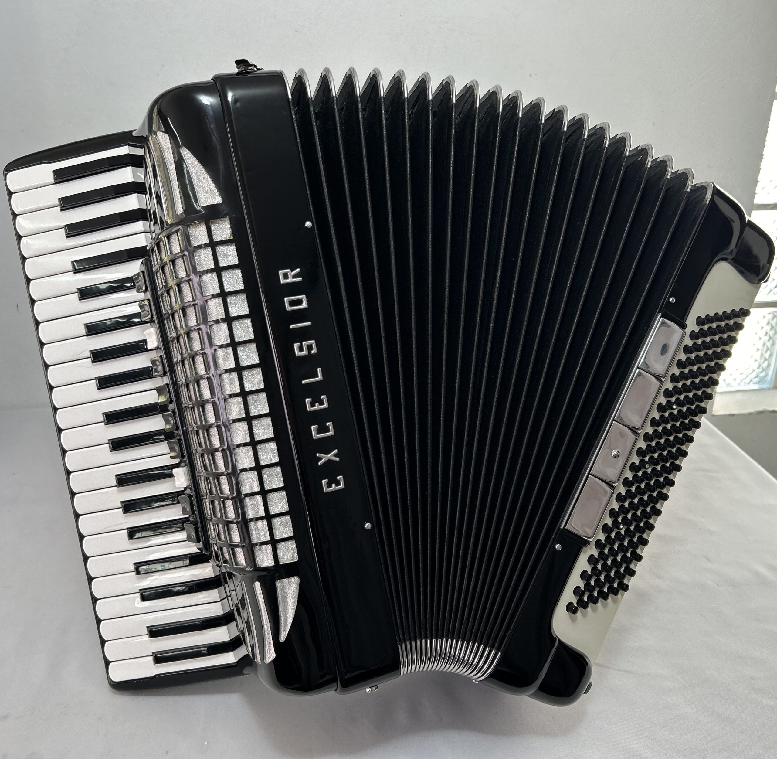 Acordeon Excelsior Mod. 911 - Quarta de voz - 11/4 Registros - 11.4 kg - 48,5 cm - Imagem 23