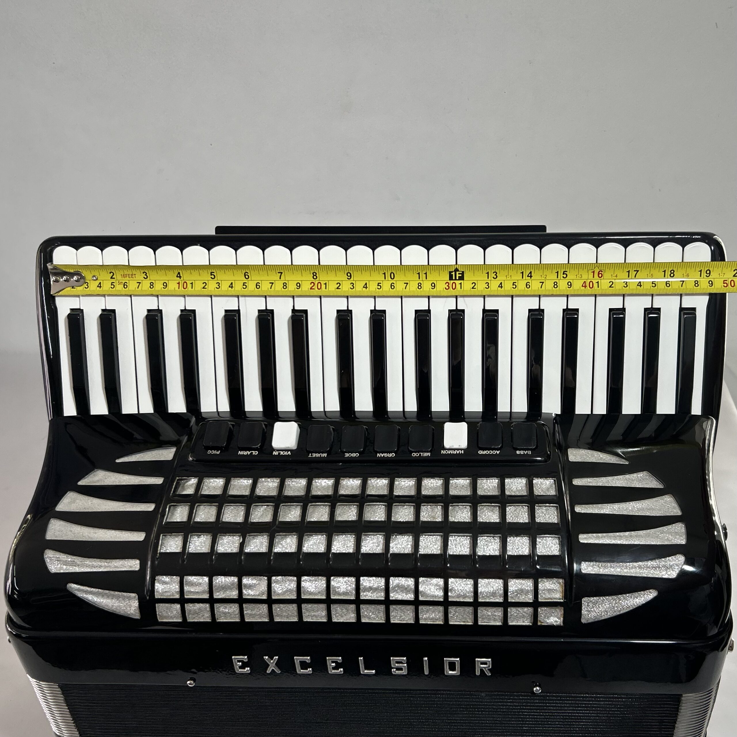 Acordeon Excelsior Mod. 911 - Quarta de voz - 11/4 Registros - 11.4 kg - 48,5 cm - Imagem 3