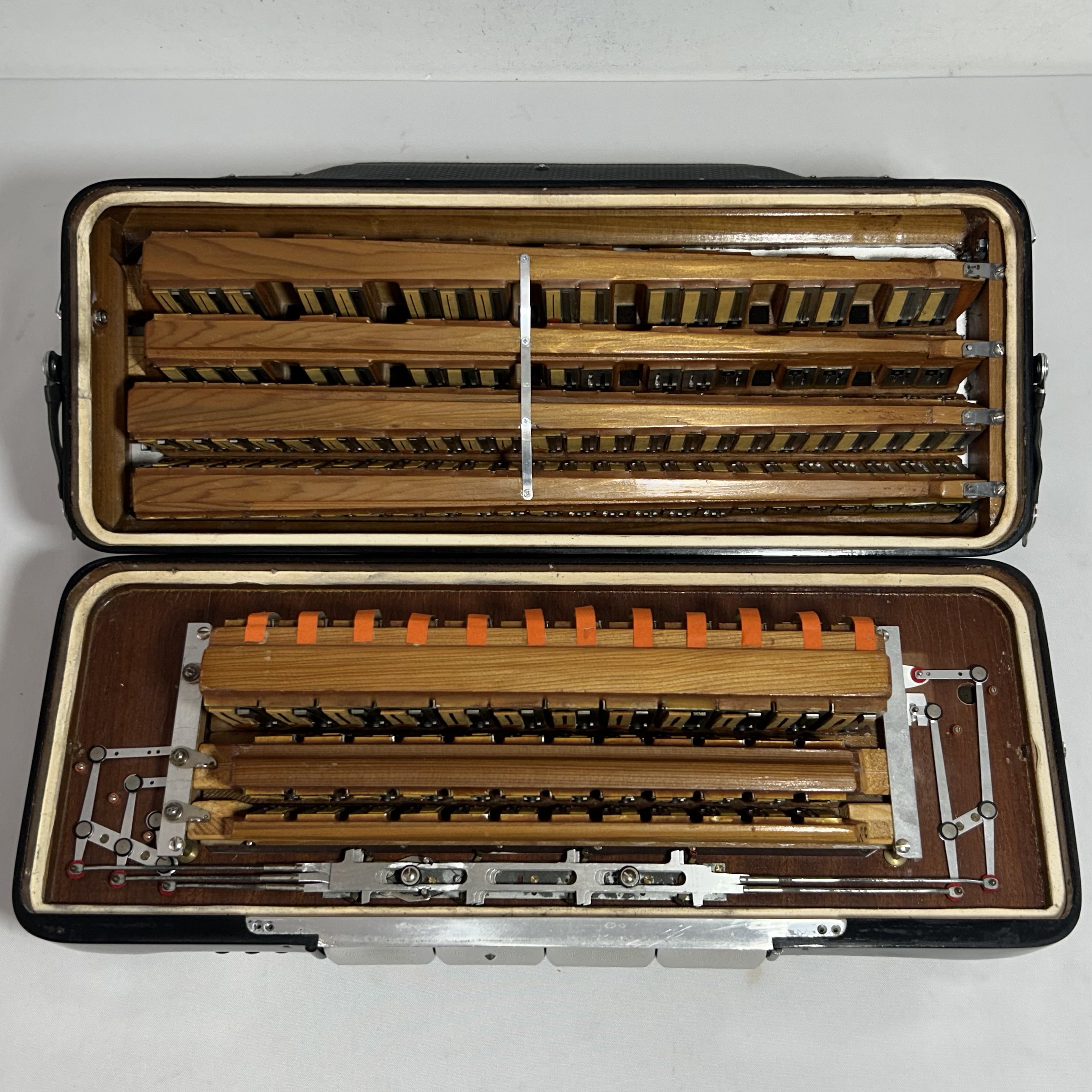 Acordeon Excelsior Mod. 911 - Quarta de voz - 11/4 Registros - 11.4 kg - 48,5 cm - Imagem 9