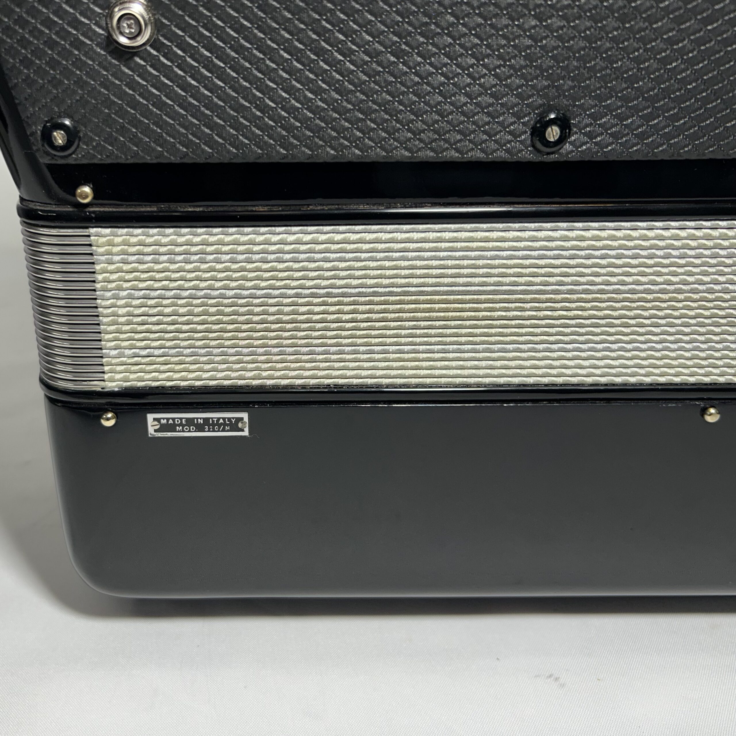 Acordeon Excelsior Model 320 / M - Quarta Polifônica - 13/3 Reg - 10.3 kg - 48,5 cm - Imagem 15