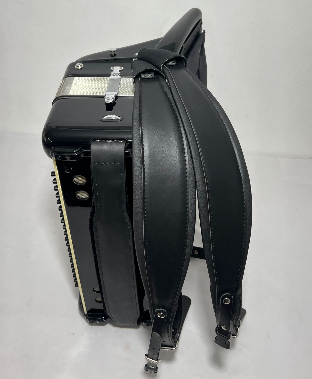 Acordeon Excelsior Model 320 / M - Quarta Polifônica - 13/3 Reg - 10.3 kg - 48,5 cm - Imagem 17