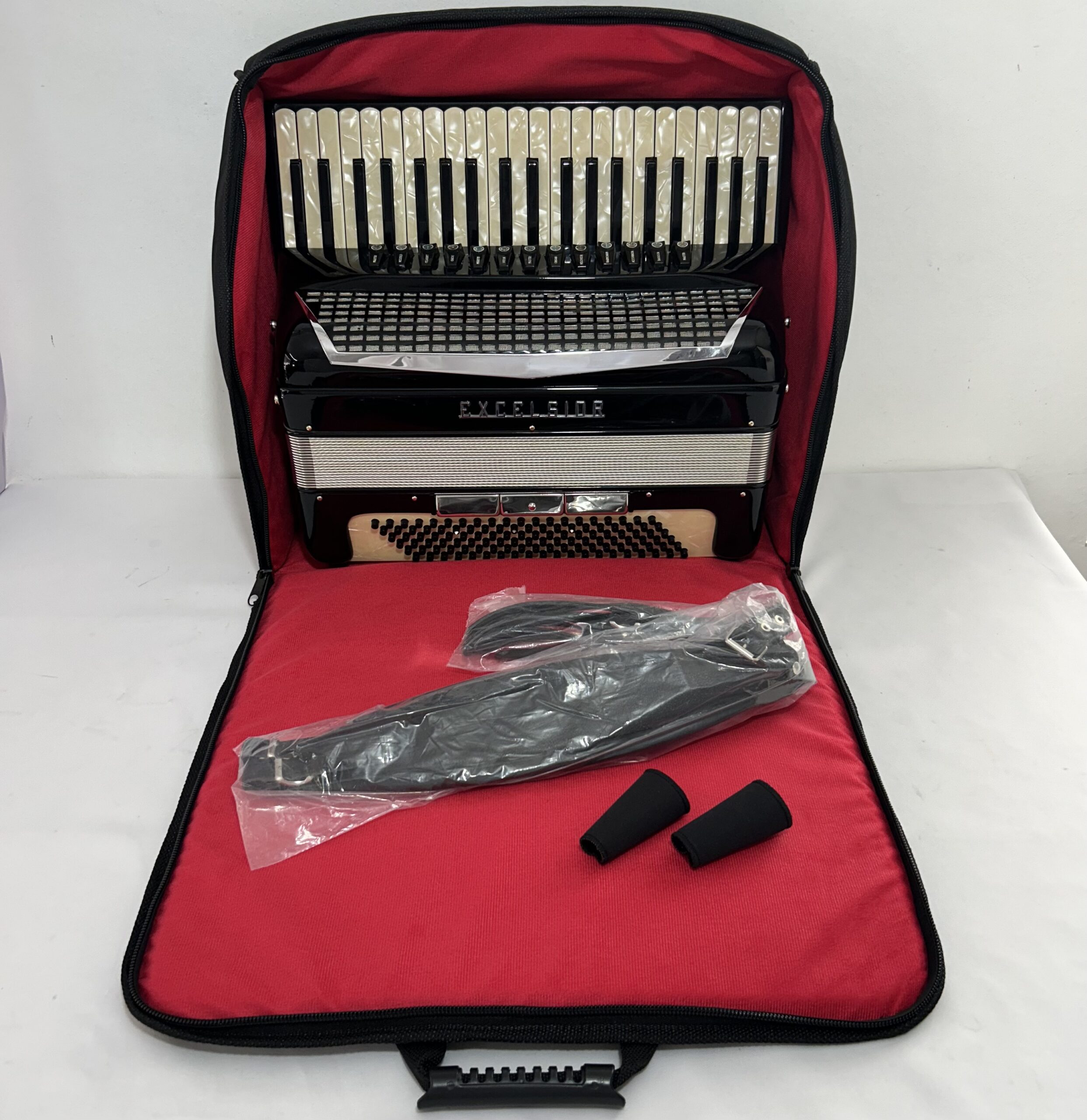 Acordeon Excelsior Model 320 / M - Quarta Polifônica - 13/3 Reg - 10.3 kg - 48,5 cm - Imagem 21