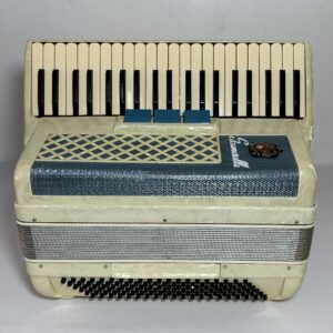 Acordeon Scandalli - Segunda de voz - 3/2 Registros - 7.5 kg - 43 cm